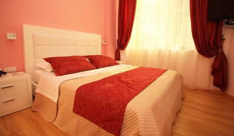 Hotel & Restaurant White City Berati 3*,