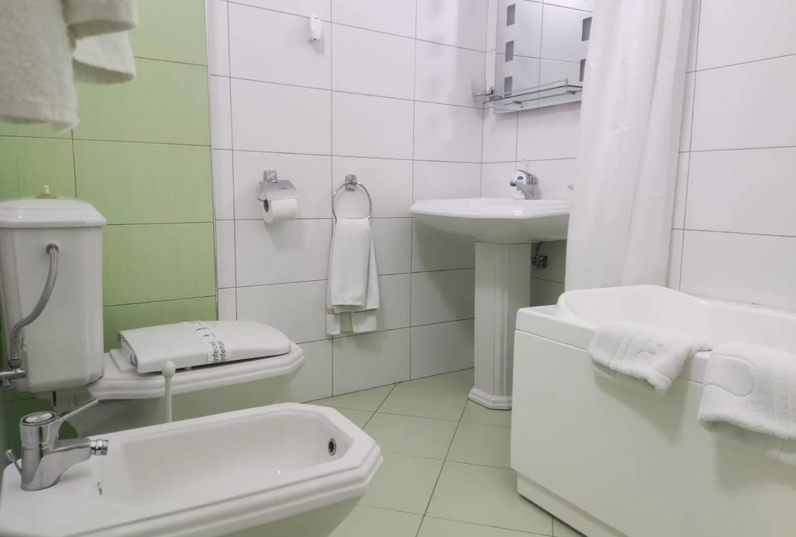 Hotel & Restaurant White City Berati