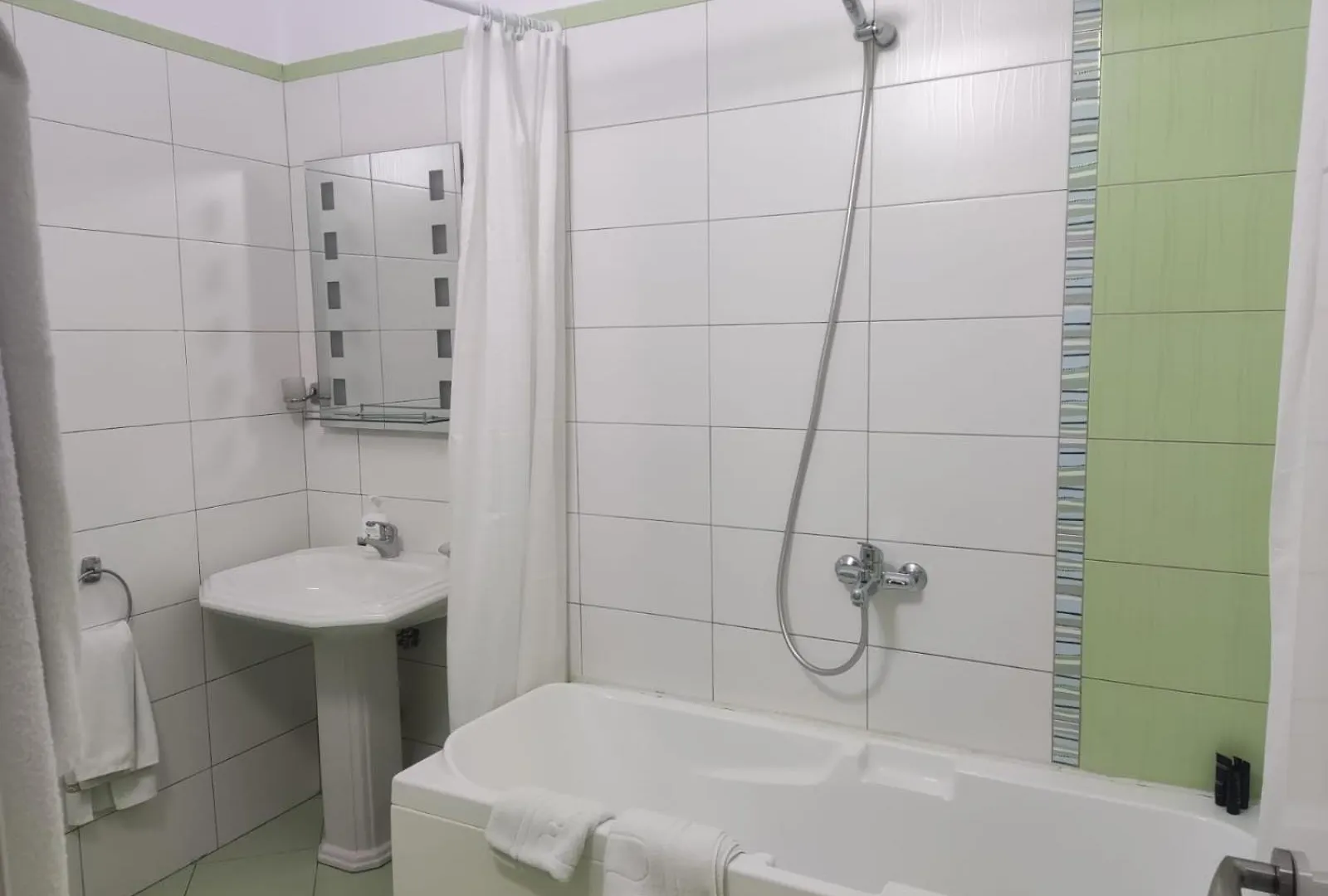 ***  Hotel & Restaurant White City Berat Albania
