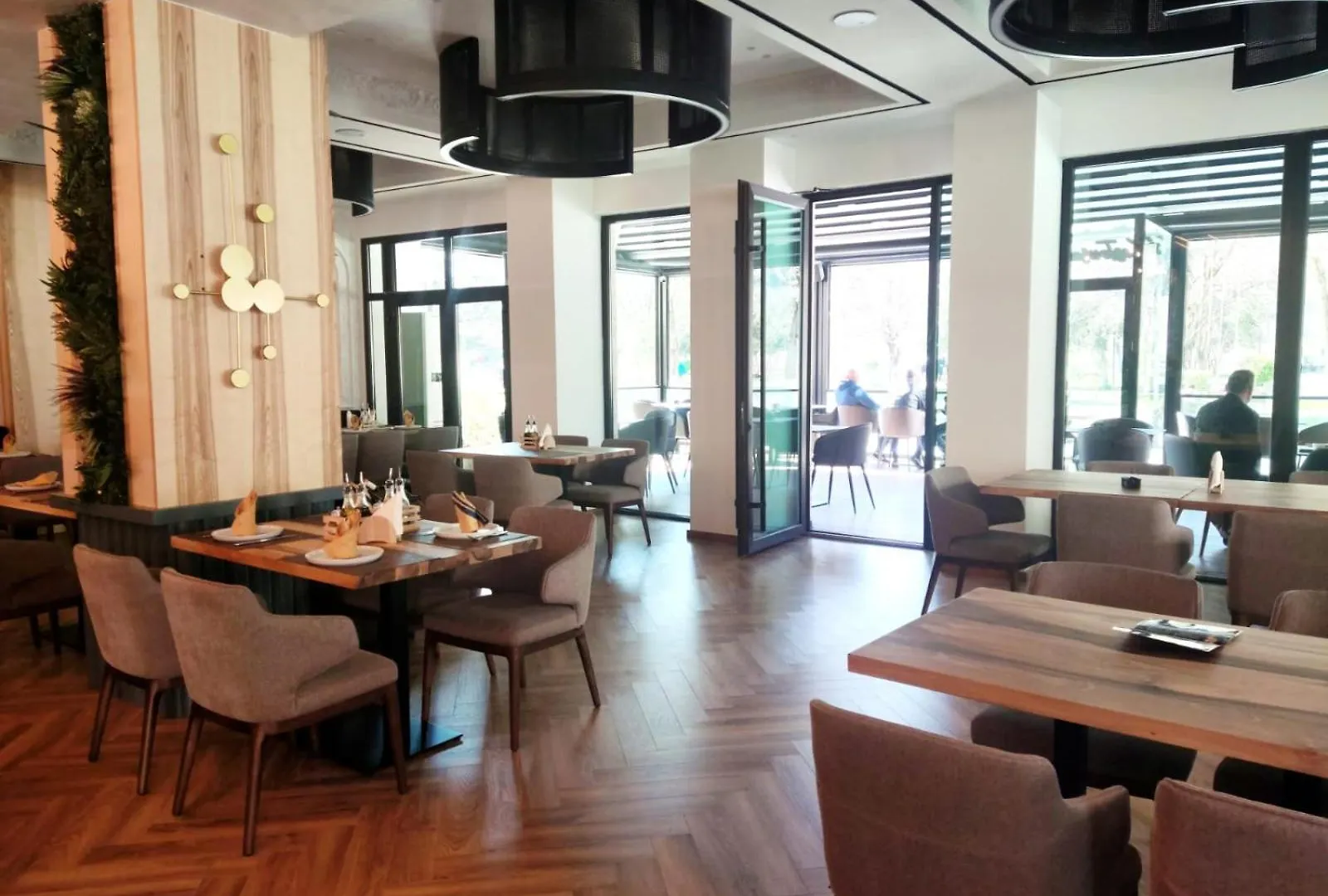 Hotel & Restaurant White City Берат 3*,  Албания