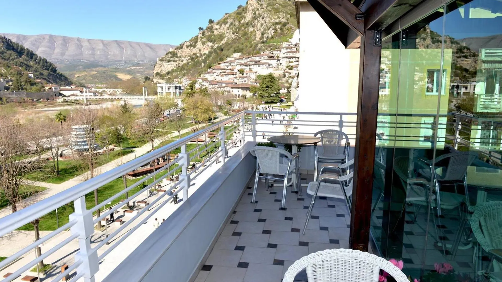 Hotel & Restaurant White City Berati 3*,  Albânia