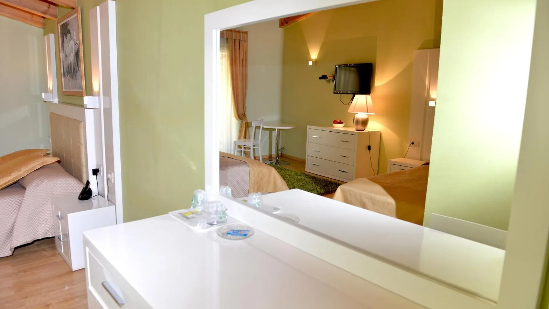 Hotel & Restaurant White City Berat