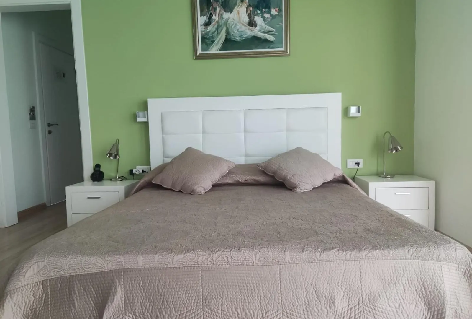 ***  Hotel & Restaurant White City Berat Albania