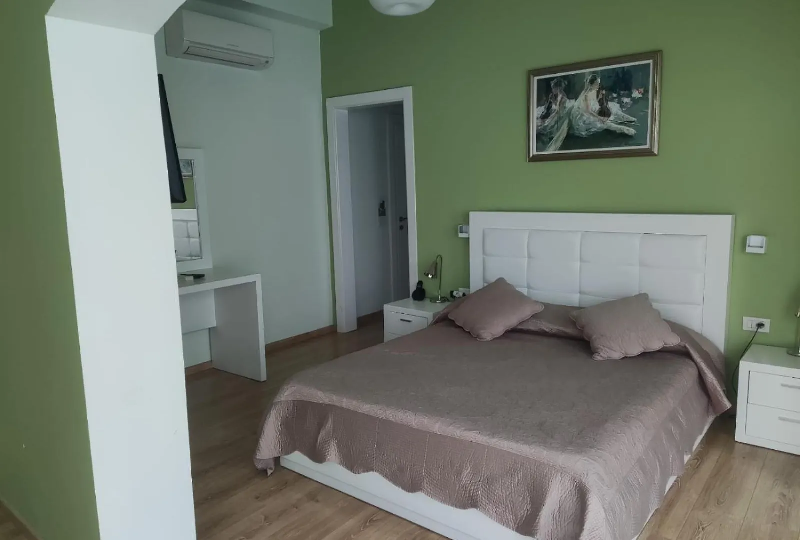 Hotel & Restaurant White City Berat
